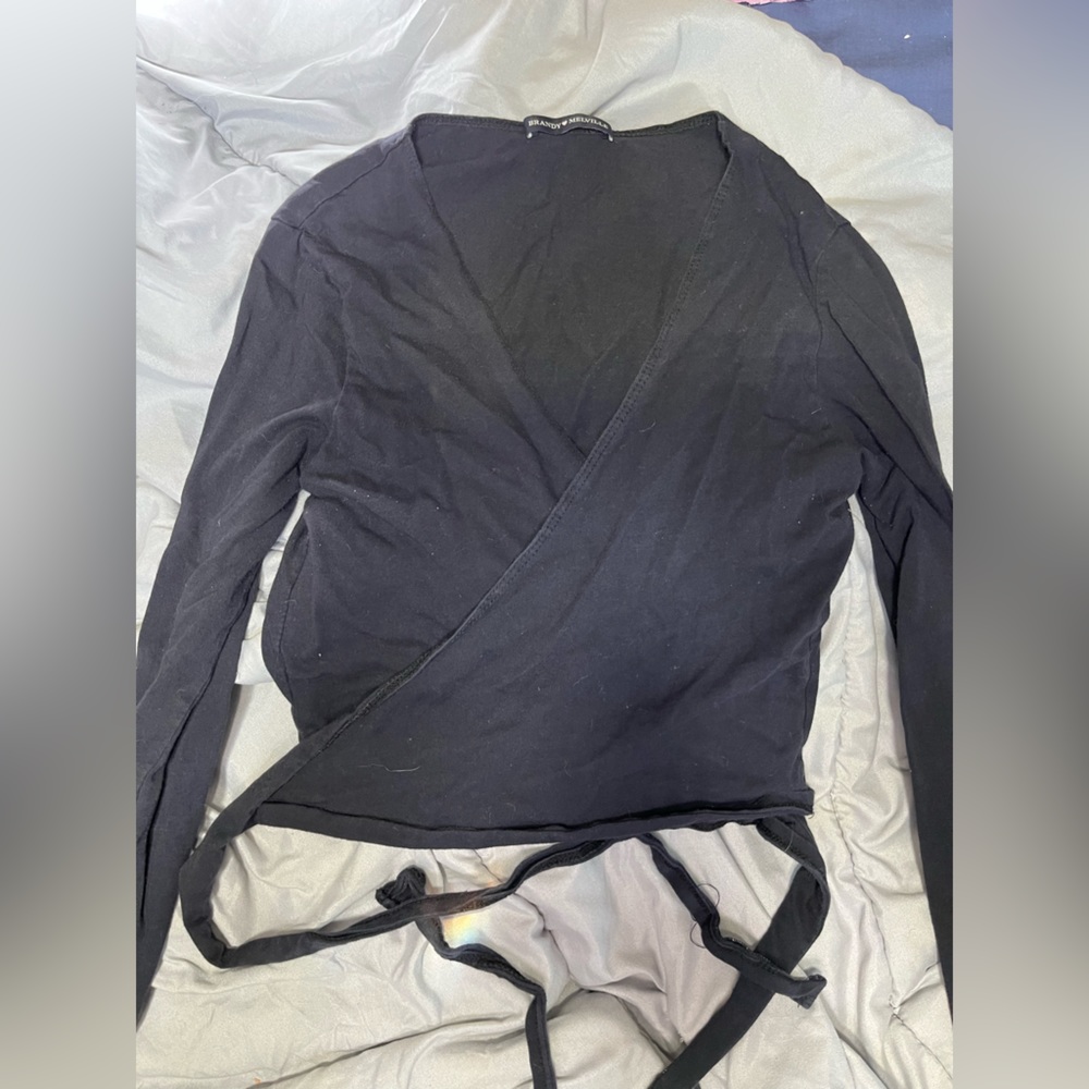 one size brandy melville cross over long sleeve